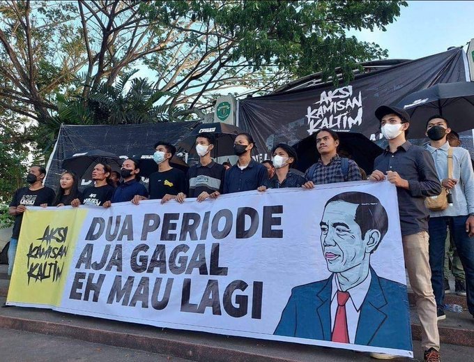 Aksi Kamisan Kaltim Tolak Jokowi 3 Periode, Warganet Justru Serang Yang Posting Foto