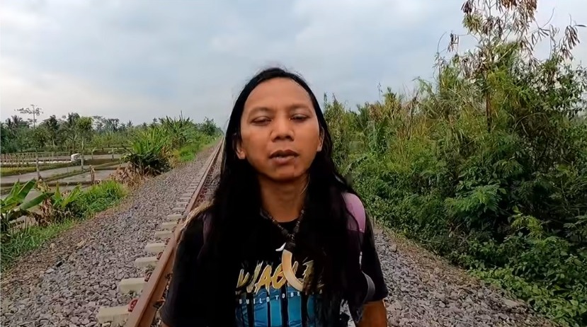 Bikin Konten di Kolong Rel Kereta Api, Youtuber Dede Inoen Akhirnya Minta Maaf ke PT KAI