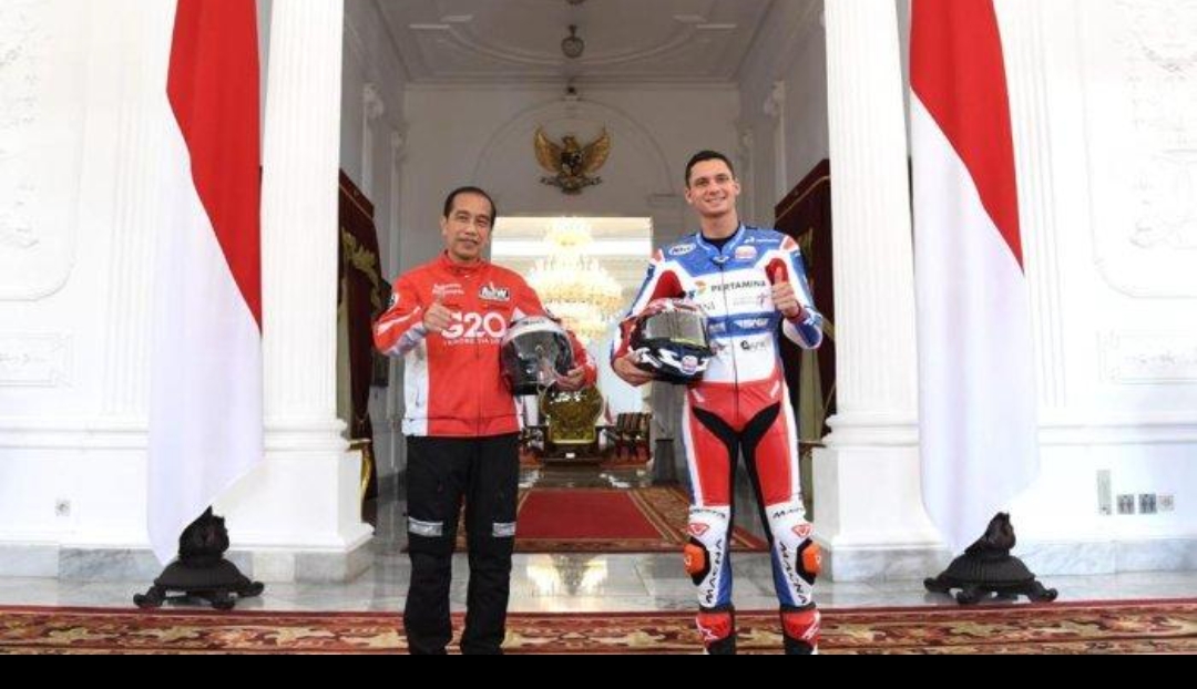 Pembalap Pertamina Mandalika SAG Racing Team Dijamu Wedang Jahe Hangat Oleh Presiden Jokowi
