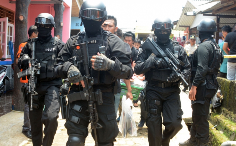 Densus 88 Antiteror Tangkap Tujuh Terduga Teroris di Jawa Barat
